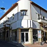 Metropole Ξενοδοχείο 2*