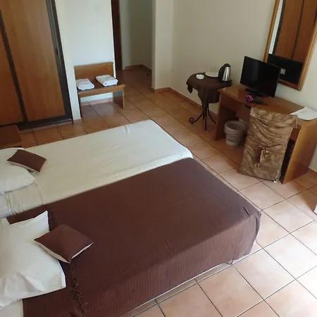 Metropole Hotel 2*