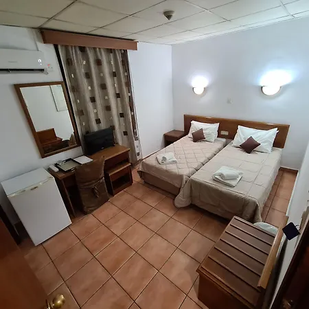 Metropole Hotel 2*