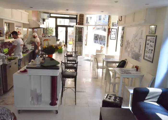 Отель Metropole 2*