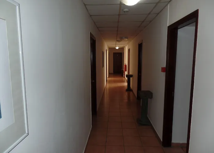 Metropole Отель Лимасол