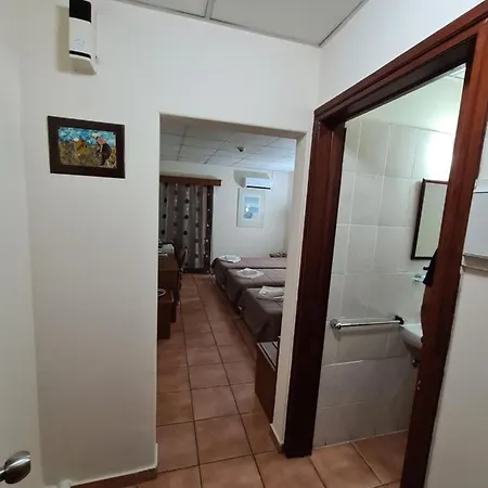 Metropole Hotel 2*